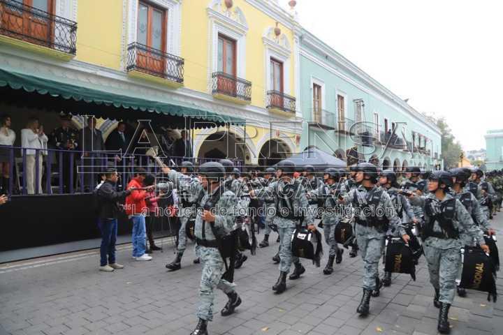 Muestran tlaxcaltecas orgullo y patriotismo en desfile para conmemorar el inicio de la Revolución Mexicana