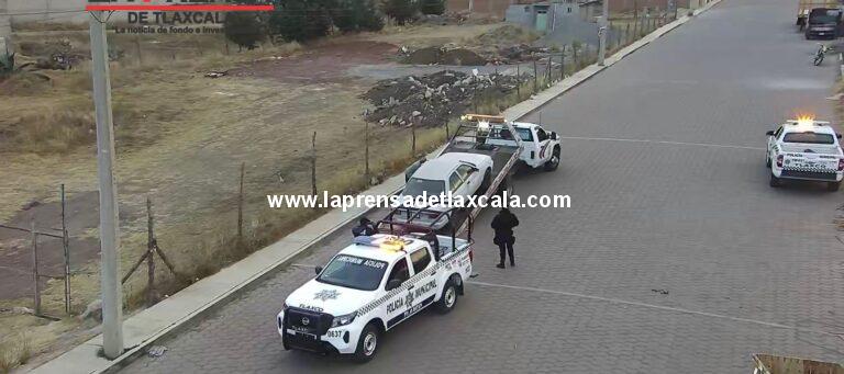 Detectan vehículo con reporte de robo en la comunidad de Tepatlaxco