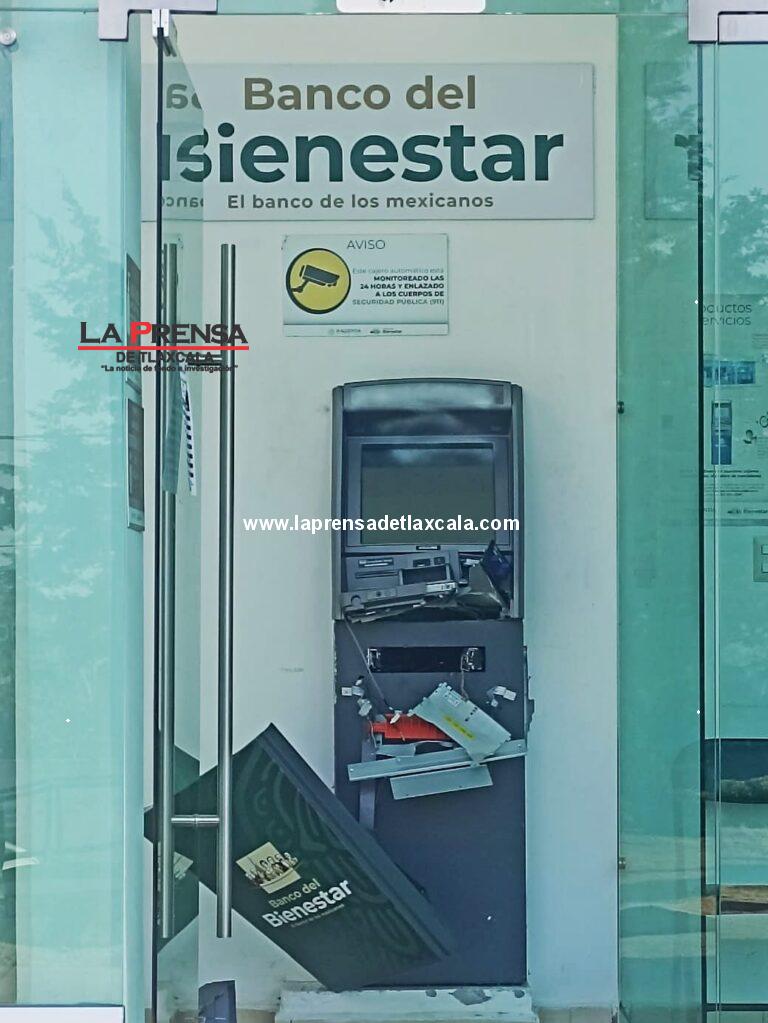 Frustran robo a cajero del Banco del Bienestar en Tzompantepec tras activación de alarma.