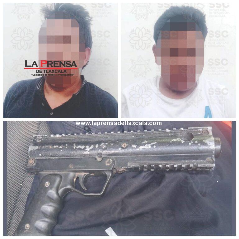Detienen a dos sujetos por asalto a mano armada en Xiloxoxtla.