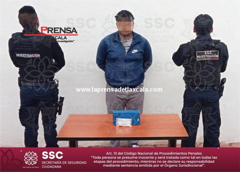 Detiene la SSC a sujeto por narcomenudeo en Chiautempan.