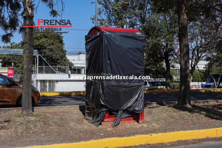 En el olvido, proyecto de cabinas de auxilio.