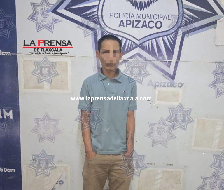 Detiene policía de Apizaco a masculino por intento de robo.