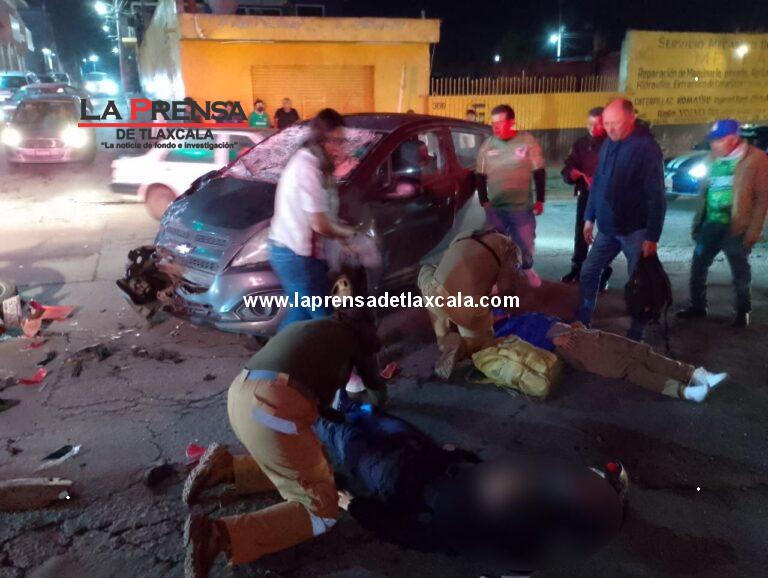 Choque entre auto y moto deja dos mujeres heridas en Huamantla.