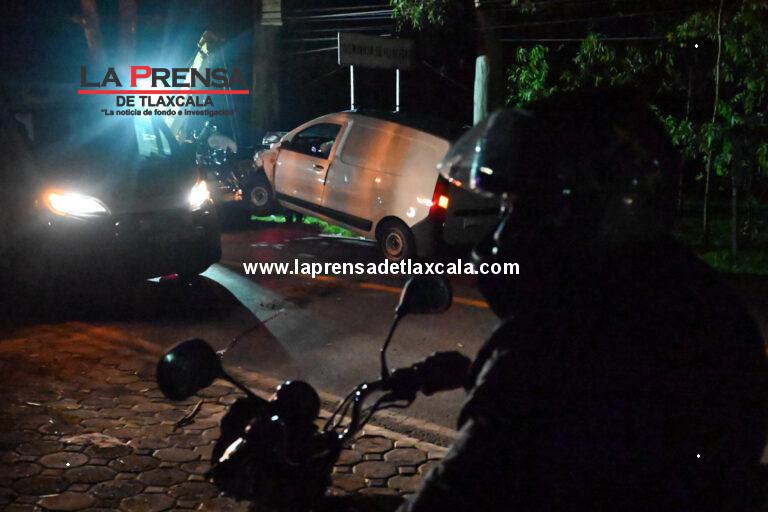 Un estudiante muerto y un lesionado deja choque frontal en la entrada a Texoloc.