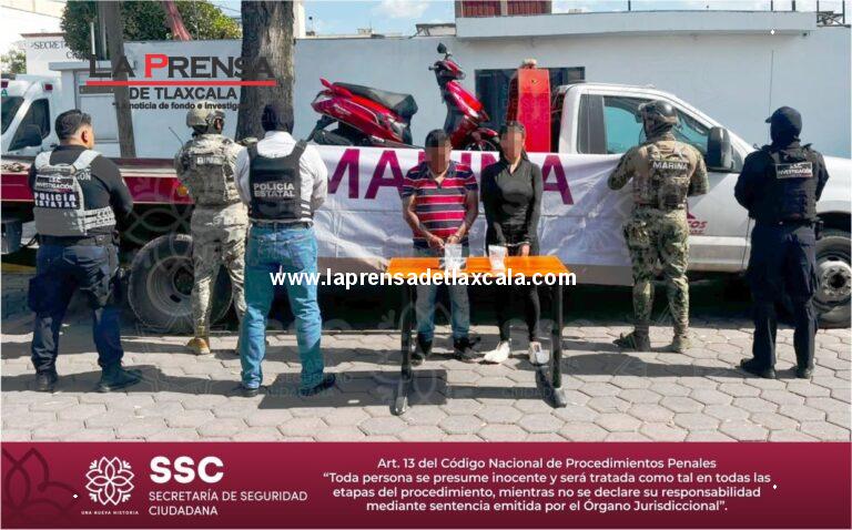 Detienen SSC y Marina a dos por narcomenudeo en Chiautempan.