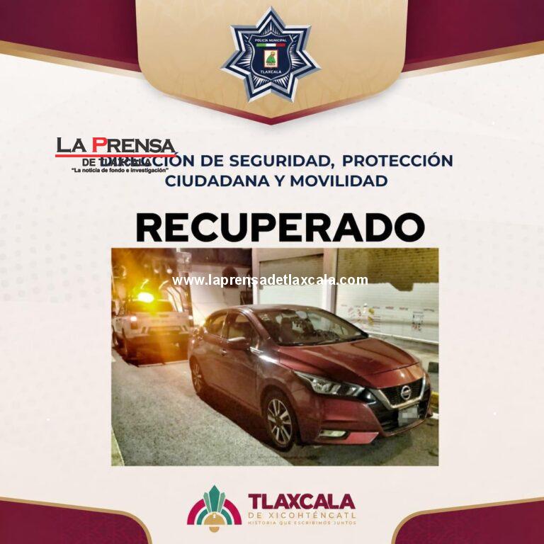 Policía municipal recupera vehículo reportado como robado en Loma Bonita.
