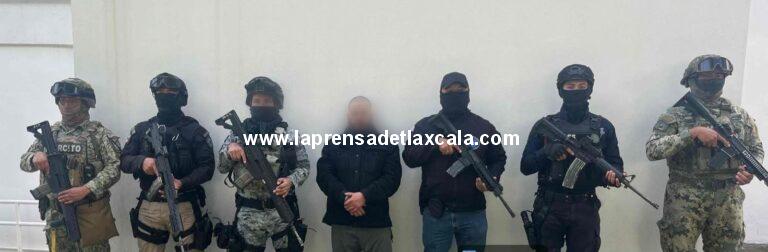 Detienen a dos narcomenudistas tras operativo en Atltzayanca.