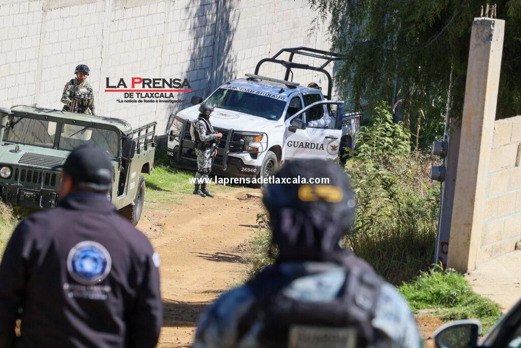 Policía de investigación realiza cateos en tres inmuebles de Texoloc y detiene a seis personas: FGJE.