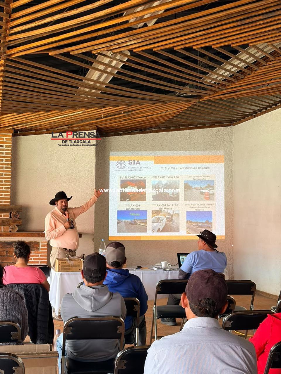 Capacitación para prevenir el gusano barrenador en Huamantla