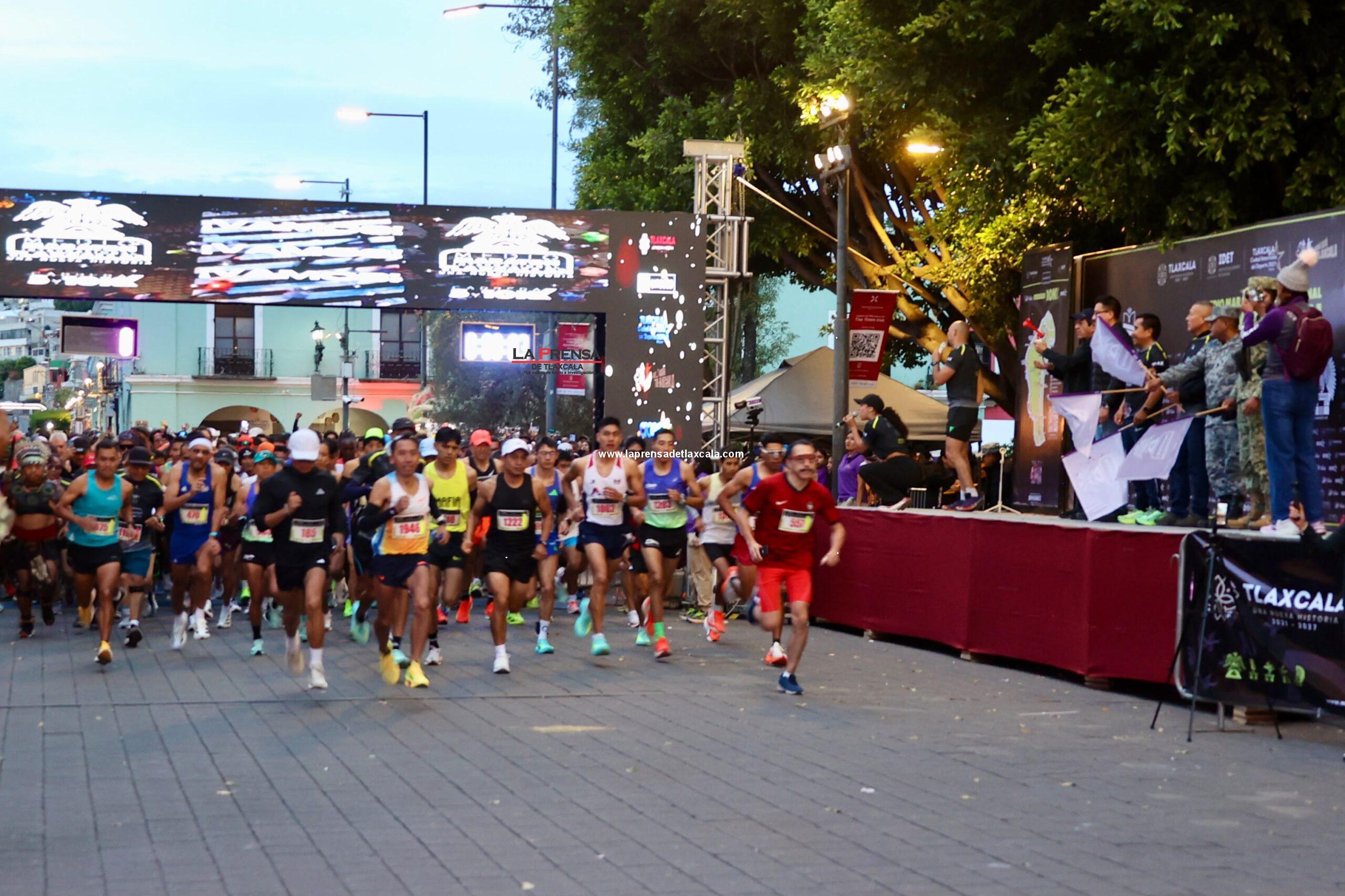 Participan cerca de 3 mil corredores en el medio Maratón Internacional.